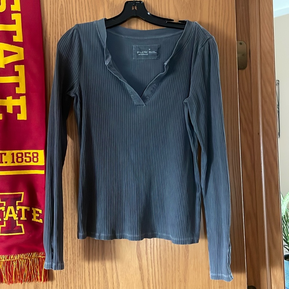 Long sleeve ribbed top used few times. Perfect condition